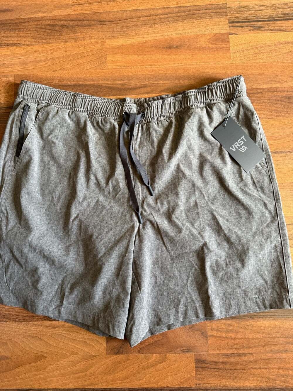 VRST Men's Relaxed Fit All-In 7" Athletic Shorts Gray Size X-Large NWT